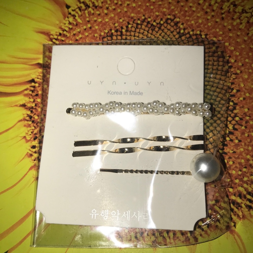 Hair clips - Picture 1 of 1